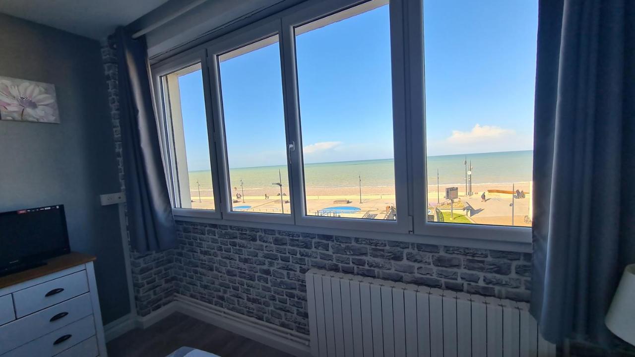 Residence Du Bord De Mer 9 Appartements Avec Une Vraie Vue Mer Le Treport Exterior photo