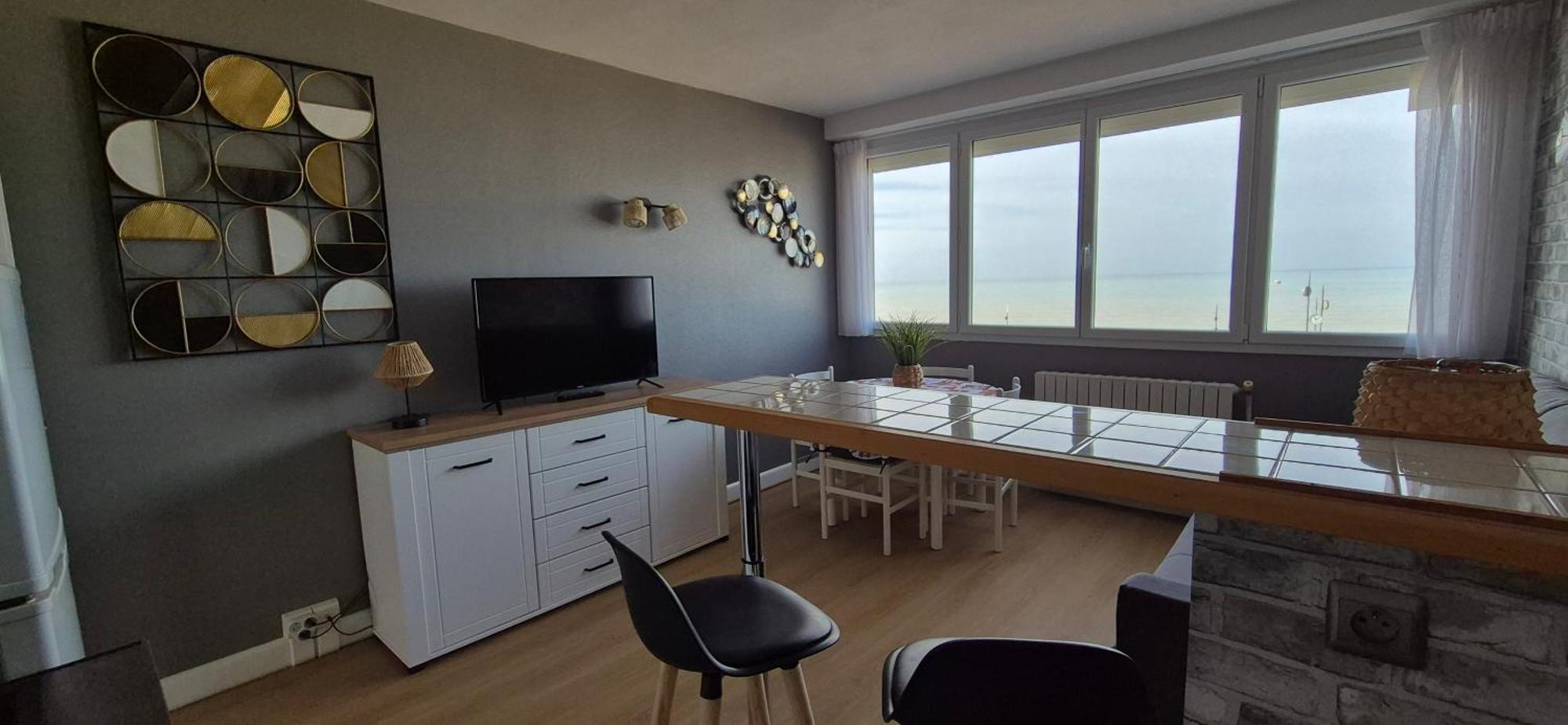 Residence Du Bord De Mer 9 Appartements Avec Une Vraie Vue Mer Le Treport Exterior photo